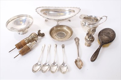 Lot 332 - Small group silver