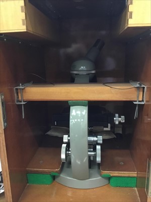 Lot 214 - Olympus microscope