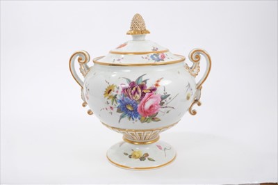 Lot 138 - A Chamberlain's Worcester large two handled bowl and cover