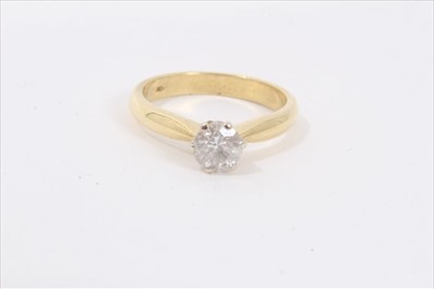 Lot 32 - 18ct gold diamond single stone ring