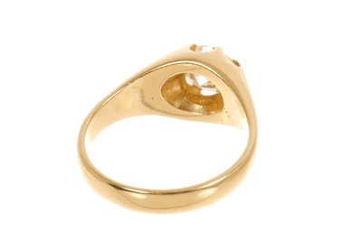 Lot 445 - Single stone diamond ring