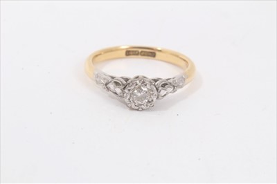 Lot 114 - 18ct gold diamond single stone ring