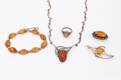 Lot 119 - Group of silver Baltic Amber jewellery