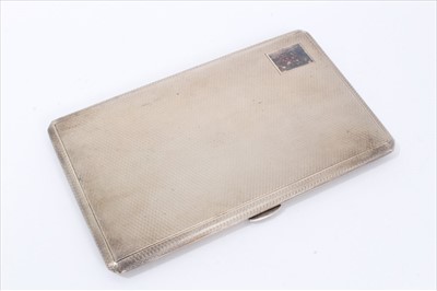 Lot 141 - Good quality silver cigarette case