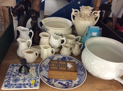 Lot 323 - Murano glass vase, Isle of Wight Glass scent bottle, other ceramics and sundries