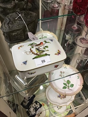 Lot 55 - Herend porcelain box and cover decorated with birds and butterflies