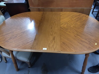 Lot 981 - Contempory dining suite comprising extending...