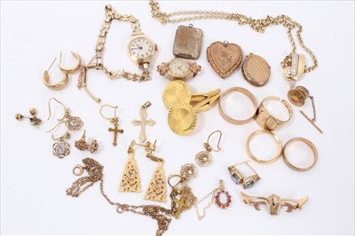 Lot 137 - Group of 9ct gold jewellery to include pair cufflinks, studs, rings, pendants and earrings
