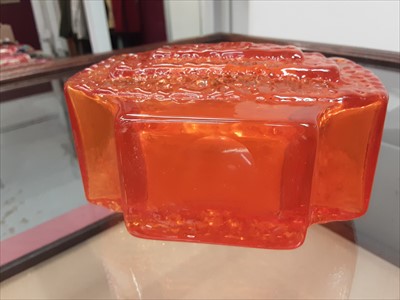 Lot 964 - Whitefriars Tangerine TV vase designed by Geoffrey Baxter