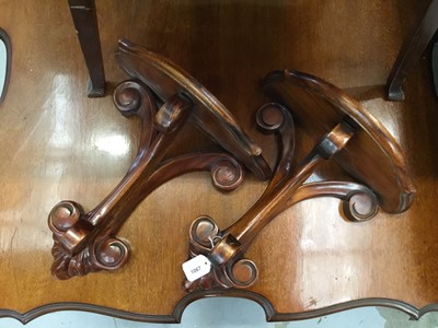 Lot 55 - Pair of mahogany wall brackets