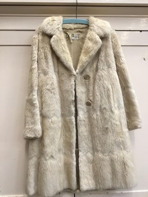 Lot 356 - Vintage blonde fur coat