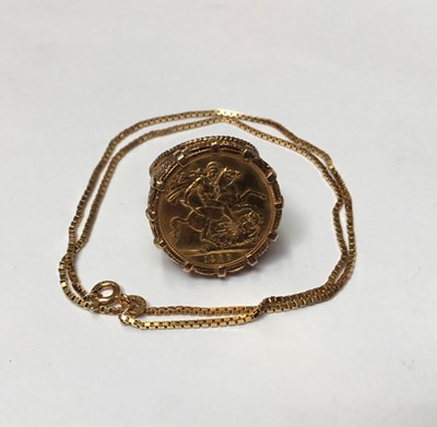 Lot 162 - Gold full sovereign 1967 in gold ring mount together with a 9ct gold chain