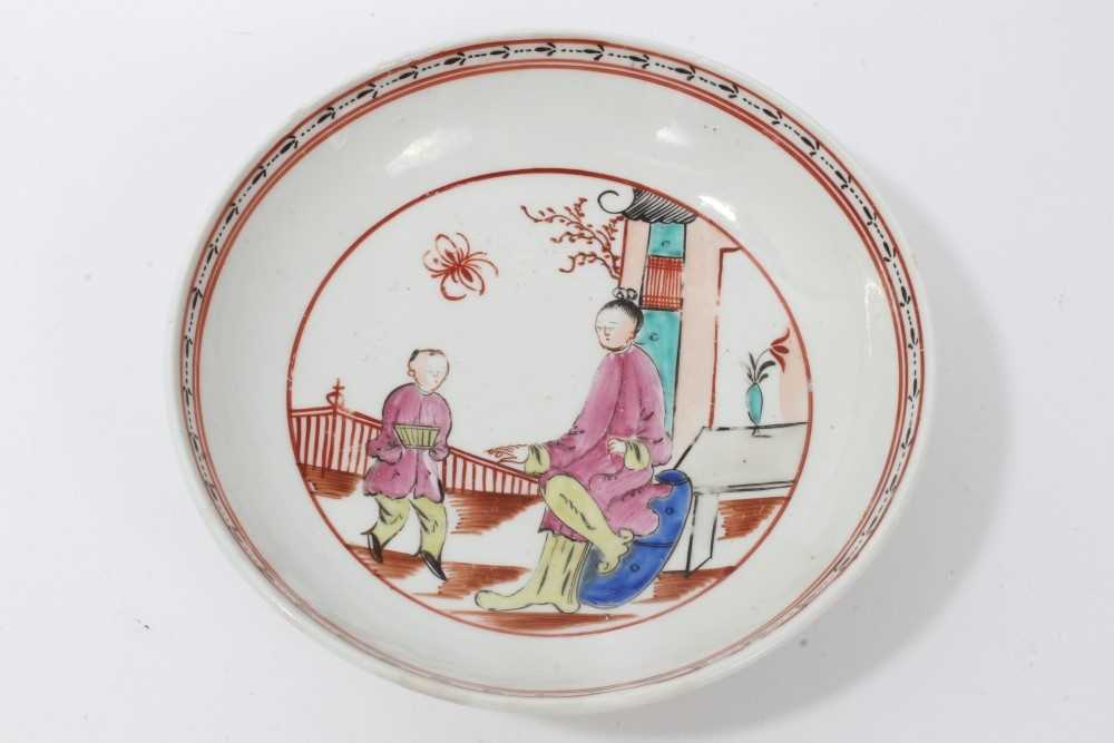 Lot 130 - Lowestoft saucer, in famille rose style