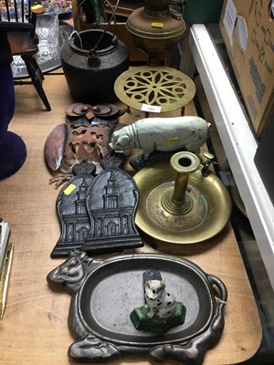 Lot 289 - Metal Dalmatian door stop, various other metalwares