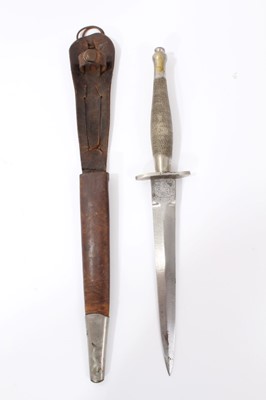 Lot 700 - Second World War Fairbairn - Sykes first pattern fighting knife in sheath