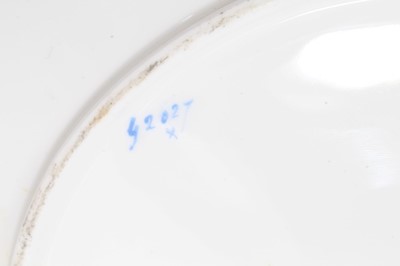 Lot 190 - Six Victorian Minton hand painted cabinet plates
