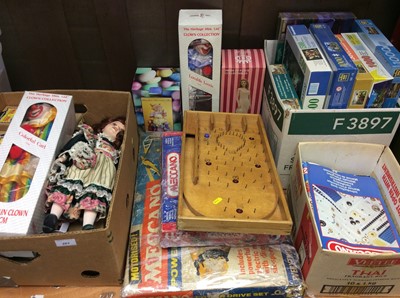 Lot 283 - Quantity puzzles, Meccano, dolls, china bears and other games etc