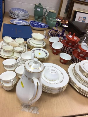 Lot 291 - Royal Worcester Gold Chantilly dinner and tea ware..