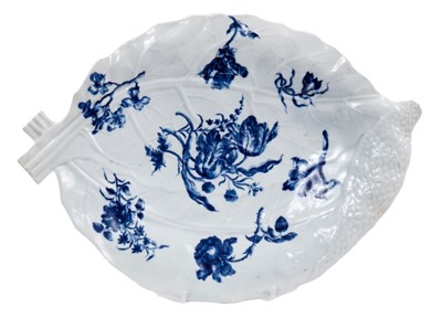 Lot 103 - Worcester blue and white cabbage leaf shaped dish