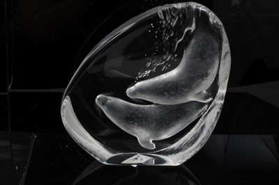 Lot 995 - Mats Jonasson Swedish glass intaglio