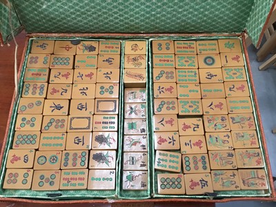 Lot 129 - Vintage mahjong set