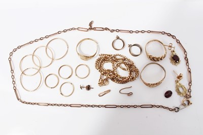 Lot 34 - Group 9ct gold and yellow metal jewellery