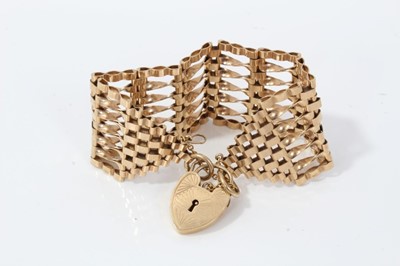Lot 3 - 9ct gold gate bracelet