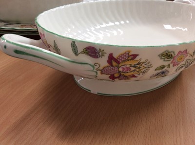 Lot 101 - Extensive Minton Haddon Hall dinner and tea service - six place setting with tureens