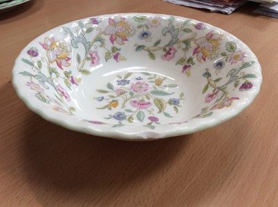 Lot 86 - Extensive Minton Haddon Hall dinner and teaware -approx 100 pieces