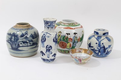 Lot 9 - Chinese porcelain items