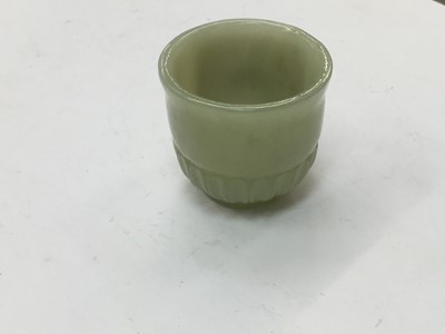 Lot 276 - Indian carved jade pot