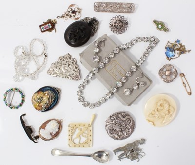 Lot 15 - Silver brooches, cameo brooch, Edwardian 9ct gold pendant, other jewellery and bijouterie