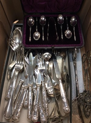 Lot 650 - Silver handled cutlery and other plated flatware