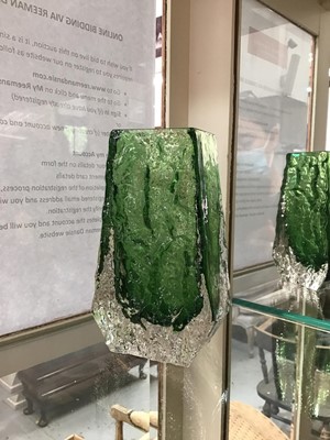 Lot 73 - Whitefriars meadow green coffin vase designed by Geoffrey Baxter 13cm high