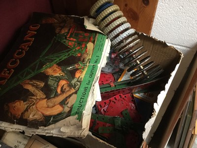 Lot 143 - Meccano and toy soldiers