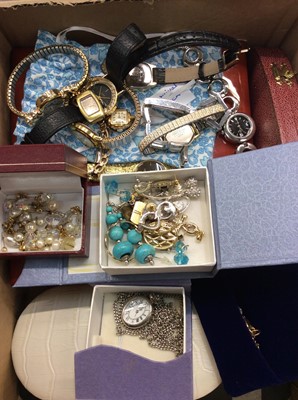 Lot 671 - Costume jewellery, wristwatches and bijouterie