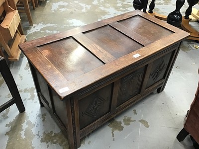 Lot 852 - Antique-style oak coffer of small proportions
