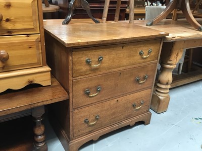 Lot 868 - Edwardian oak chest of three drawers on bracket feet 75cm wide, 79cm high, 48cm deep.