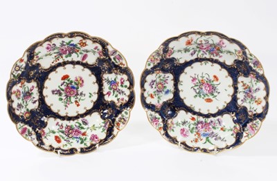 Lot 161 - Pair of Worcester dishes