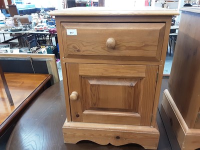 Lot 917 - Pair of pine bedside cupboards