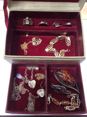 Lot 700 - Jewellery box containing 9ct gold chain, 9ct white gold diamond cluster ring, silver and amber pieces, silver pendant necklaces, three silver rings and silver gilt jewellery