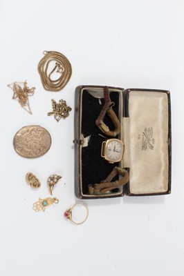 Lot 88 - Group of gold and yellow metal jewellery