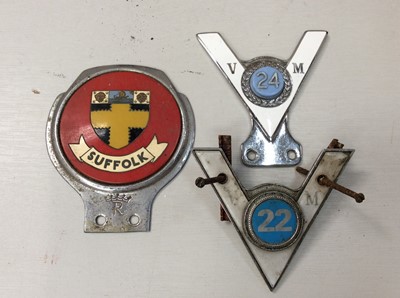 Lot 486 - Three vintage car grill badges