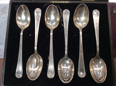 Lot 704 - Set six silver teaspoons in fitted case
