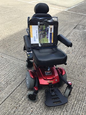 Lot 2 - Jazzy Select 6 mobility scooter with charger