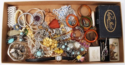 Lot 40 - Group vintage costume jewellery and bijouterie