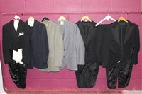 Lot 3072 - Gentlemen's vintage clothing - including wool...