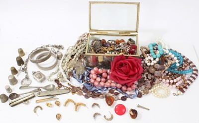 Lot 124 - Group costume jewellery and bijouterie