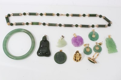 Lot 114 - Group Chinese hard stone jewellery including jade, two Buddha pendants and 14ct gold mounted green hardstone pendant
