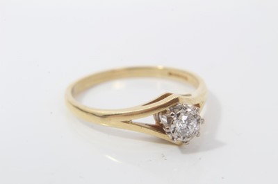 Lot 176 - 18ct gold diamond single stone ring